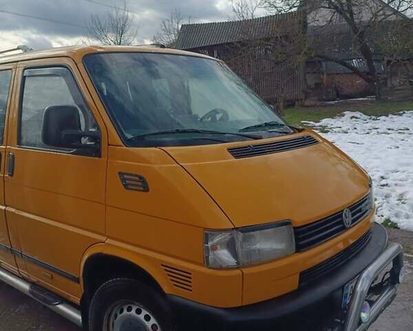 Жовтий Фольксваген T4 (Transporter) пасс., об'ємом двигуна 2.5 л та пробігом 460 тис. км за 7800 $, фото 4 на Automoto.ua