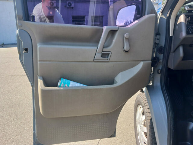 Сірий Фольксваген T4 (Transporter) пасс., об'ємом двигуна 2.5 л та пробігом 291 тис. км за 9490 $, фото 10 на Automoto.ua