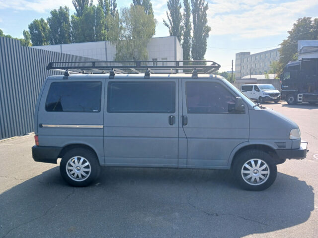 Сірий Фольксваген T4 (Transporter) пасс., об'ємом двигуна 2.5 л та пробігом 291 тис. км за 9490 $, фото 3 на Automoto.ua