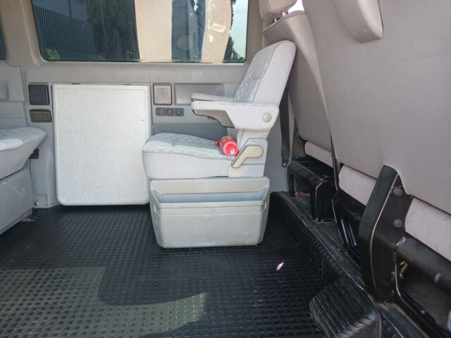 Сірий Фольксваген T4 (Transporter) пасс., об'ємом двигуна 2.5 л та пробігом 291 тис. км за 9490 $, фото 16 на Automoto.ua