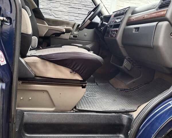 Синій Фольксваген T4 (Transporter) пасс., об'ємом двигуна 2.5 л та пробігом 364 тис. км за 6500 $, фото 19 на Automoto.ua