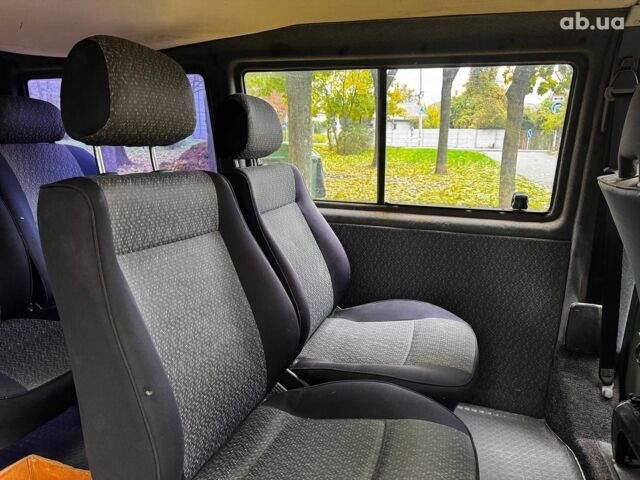 Белый Фольксваген Т4, объемом двигателя 2.5 л и пробегом 450 тыс. км за 4340 $, фото 17 на Automoto.ua