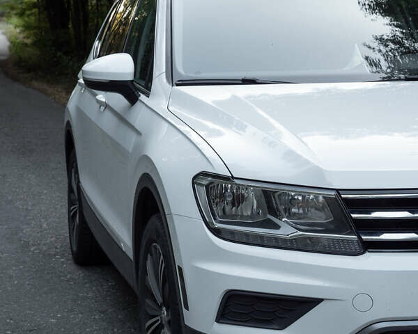 Белый Фольксваген Tiguan Allspace, объемом двигателя 1.98 л и пробегом 132 тыс. км за 22500 $, фото 10 на Automoto.ua