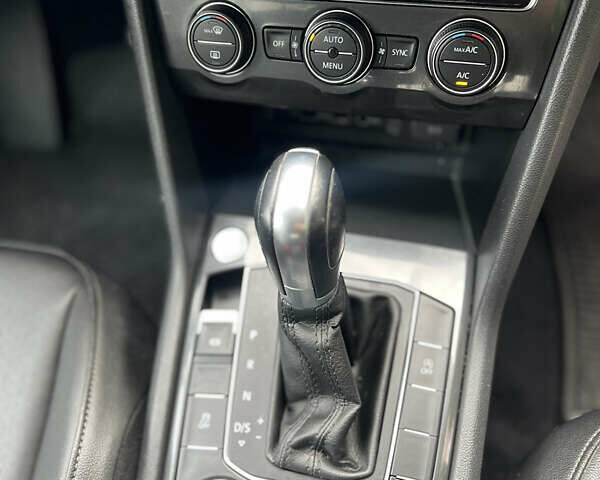 Білий Фольксваген Tiguan Allspace, об'ємом двигуна 1.98 л та пробігом 190 тис. км за 17500 $, фото 17 на Automoto.ua