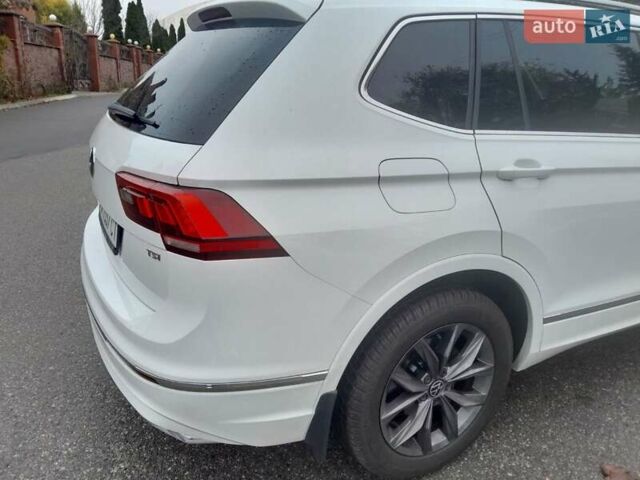 Білий Фольксваген Tiguan Allspace, об'ємом двигуна 2 л та пробігом 161 тис. км за 18200 $, фото 9 на Automoto.ua