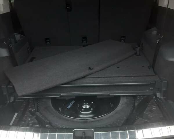 Білий Фольксваген Tiguan Allspace, об'ємом двигуна 2 л та пробігом 161 тис. км за 18200 $, фото 29 на Automoto.ua