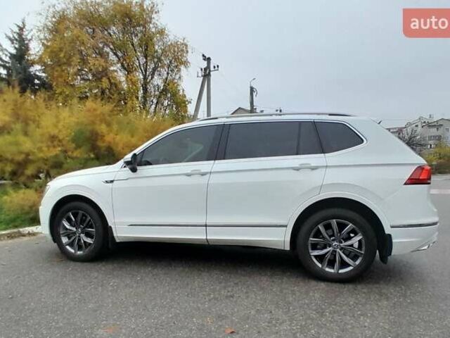 Білий Фольксваген Tiguan Allspace, об'ємом двигуна 2 л та пробігом 161 тис. км за 18200 $, фото 6 на Automoto.ua