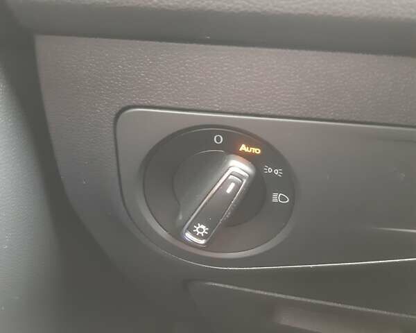 Білий Фольксваген Tiguan Allspace, об'ємом двигуна 2 л та пробігом 161 тис. км за 18200 $, фото 18 на Automoto.ua