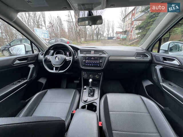 Білий Фольксваген Tiguan Allspace, об'ємом двигуна 1.98 л та пробігом 190 тис. км за 17500 $, фото 14 на Automoto.ua