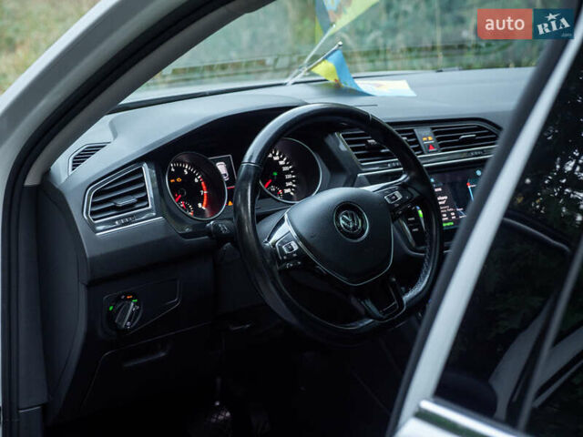 Белый Фольксваген Tiguan Allspace, объемом двигателя 1.98 л и пробегом 132 тыс. км за 22500 $, фото 16 на Automoto.ua