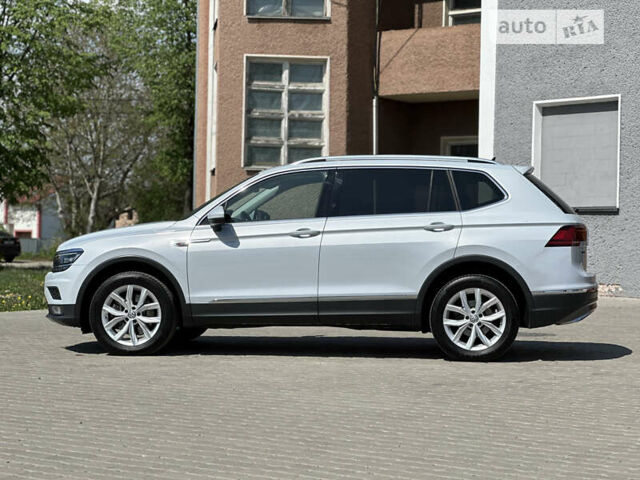 Белый Фольксваген Tiguan Allspace, объемом двигателя 2 л и пробегом 219 тыс. км за 28500 $, фото 4 на Automoto.ua