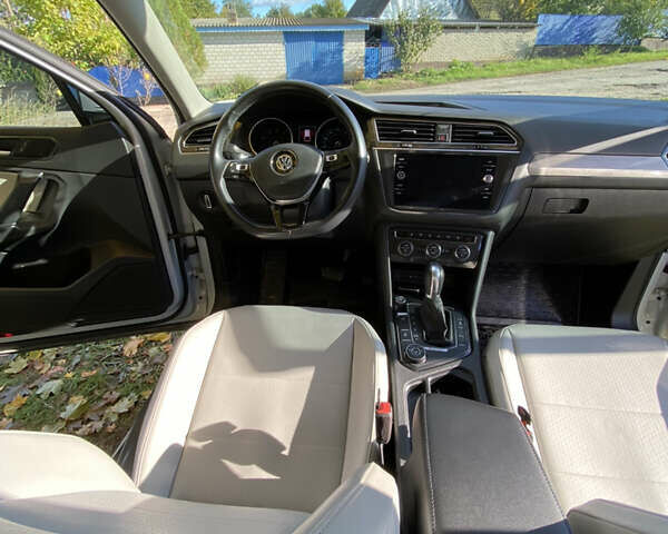 Фольксваген Tiguan Allspace 2018 в Виннице на Automoto.ua Белый Фольксваген Tiguan Allspace, объемом двигателя 2 л и пробегом 197 тыс. км за 18200 $, фото 10 на Automoto.ua