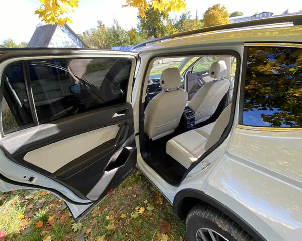 Фольксваген Tiguan Allspace 2018 в Виннице на Automoto.ua Белый Фольксваген Tiguan Allspace, объемом двигателя 2 л и пробегом 197 тыс. км за 18200 $, фото 12 на Automoto.ua