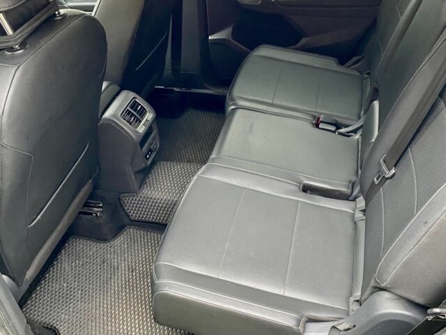 Белый Фольксваген Tiguan Allspace, объемом двигателя 2 л и пробегом 155 тыс. км за 18000 $, фото 9 на Automoto.ua