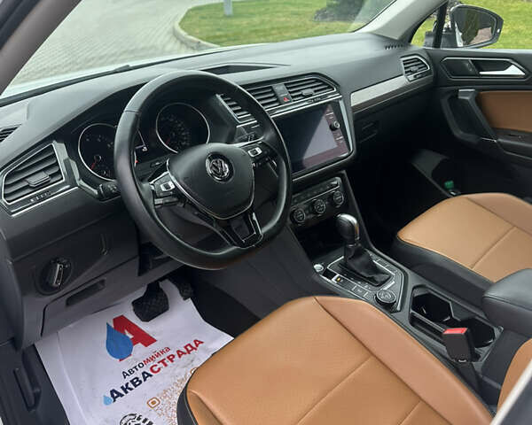 Белый Фольксваген Tiguan Allspace, объемом двигателя 2 л и пробегом 77 тыс. км за 18800 $, фото 6 на Automoto.ua