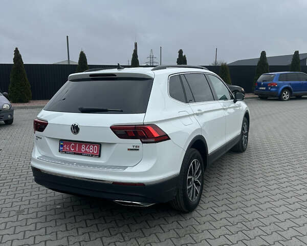 Белый Фольксваген Tiguan Allspace, объемом двигателя 2 л и пробегом 77 тыс. км за 18800 $, фото 4 на Automoto.ua