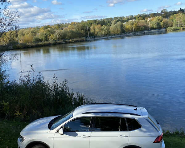 Фольксваген Tiguan Allspace 2018 в Виннице на Automoto.ua Белый Фольксваген Tiguan Allspace, объемом двигателя 2 л и пробегом 197 тыс. км за 18200 $, фото 17 на Automoto.ua
