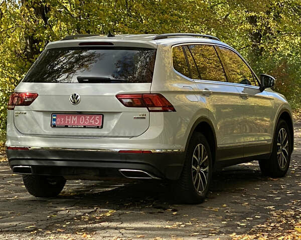 Фольксваген Tiguan Allspace 2018 в Виннице на Automoto.ua Белый Фольксваген Tiguan Allspace, объемом двигателя 2 л и пробегом 197 тыс. км за 18200 $, фото 7 на Automoto.ua