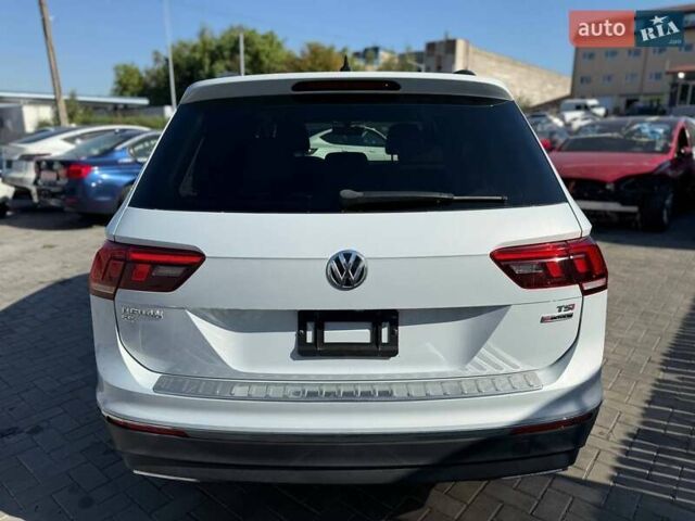 Белый Фольксваген Tiguan Allspace, объемом двигателя 2 л и пробегом 180 тыс. км за 12600 $, фото 6 на Automoto.ua
