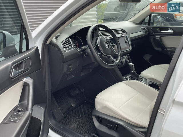 Фольксваген Tiguan Allspace 2018 в Виннице на Automoto.ua Белый Фольксваген Tiguan Allspace, объемом двигателя 2 л и пробегом 197 тыс. км за 18200 $, фото 32 на Automoto.ua