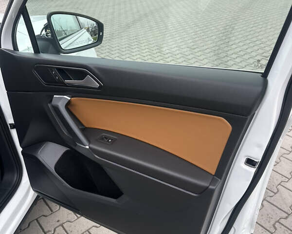 Белый Фольксваген Tiguan Allspace, объемом двигателя 2 л и пробегом 77 тыс. км за 18800 $, фото 10 на Automoto.ua