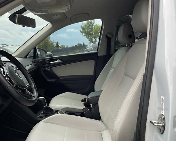 Фольксваген Tiguan Allspace 2018 в Виннице на Automoto.ua Белый Фольксваген Tiguan Allspace, объемом двигателя 2 л и пробегом 197 тыс. км за 18200 $, фото 26 на Automoto.ua