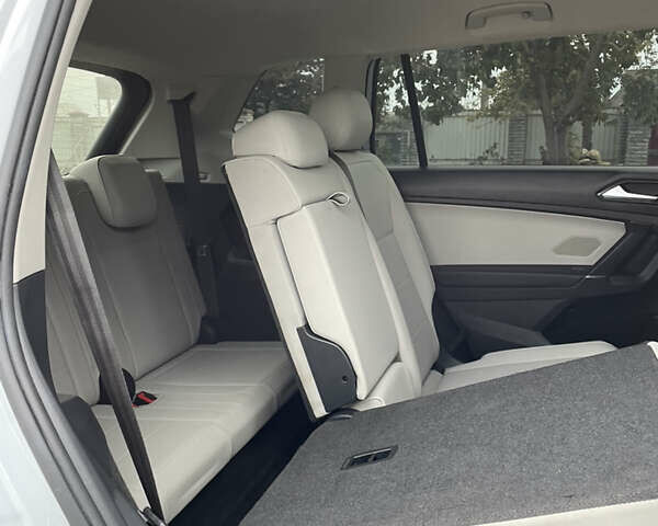 Фольксваген Tiguan Allspace 2018 в Виннице на Automoto.ua Белый Фольксваген Tiguan Allspace, объемом двигателя 2 л и пробегом 197 тыс. км за 18200 $, фото 35 на Automoto.ua