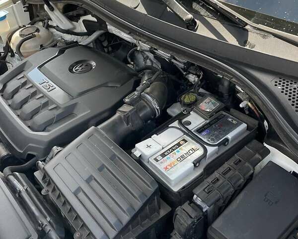 Белый Фольксваген Tiguan Allspace, объемом двигателя 1.98 л и пробегом 197 тыс. км за 16000 $, фото 16 на Automoto.ua