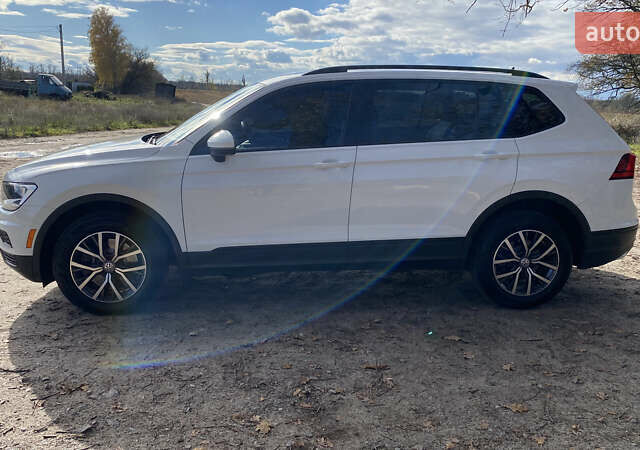 Белый Фольксваген Tiguan Allspace, объемом двигателя 2 л и пробегом 32 тыс. км за 18300 $, фото 3 на Automoto.ua