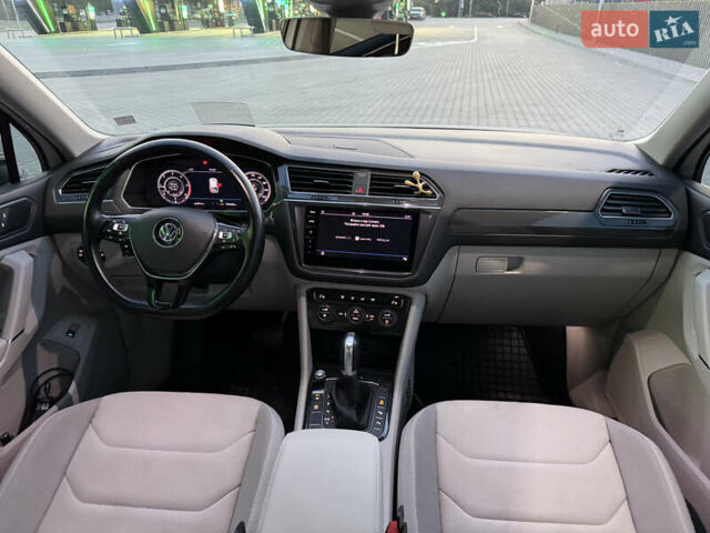 Білий Фольксваген Tiguan Allspace, об'ємом двигуна 2 л та пробігом 193 тис. км за 26499 $, фото 44 на Automoto.ua