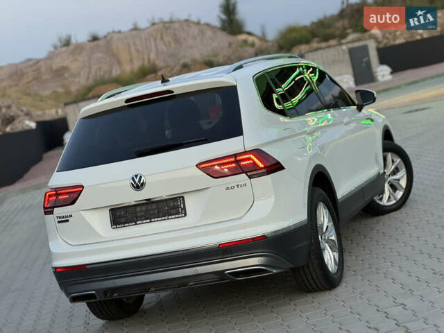 Білий Фольксваген Tiguan Allspace, об'ємом двигуна 2 л та пробігом 193 тис. км за 26499 $, фото 25 на Automoto.ua