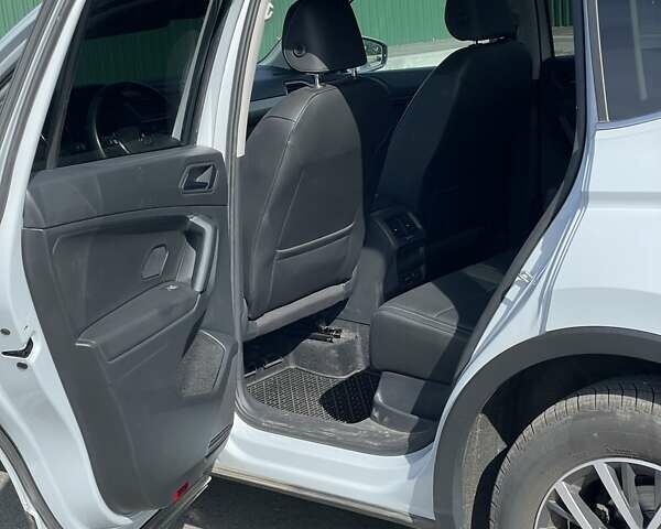 Белый Фольксваген Tiguan Allspace, объемом двигателя 0 л и пробегом 106 тыс. км за 24700 $, фото 17 на Automoto.ua