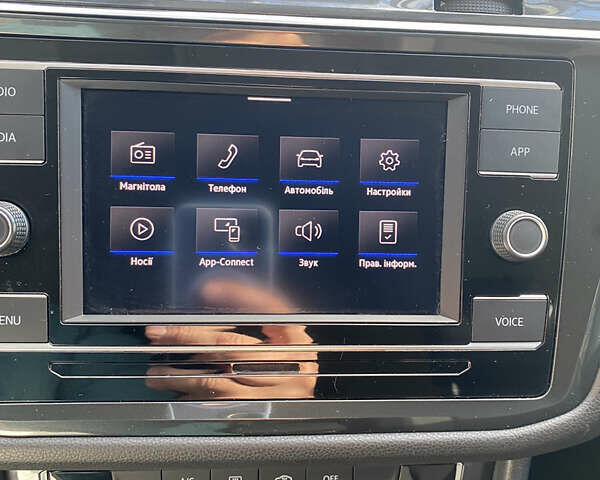 Белый Фольксваген Tiguan Allspace, объемом двигателя 2 л и пробегом 32 тыс. км за 18300 $, фото 22 на Automoto.ua