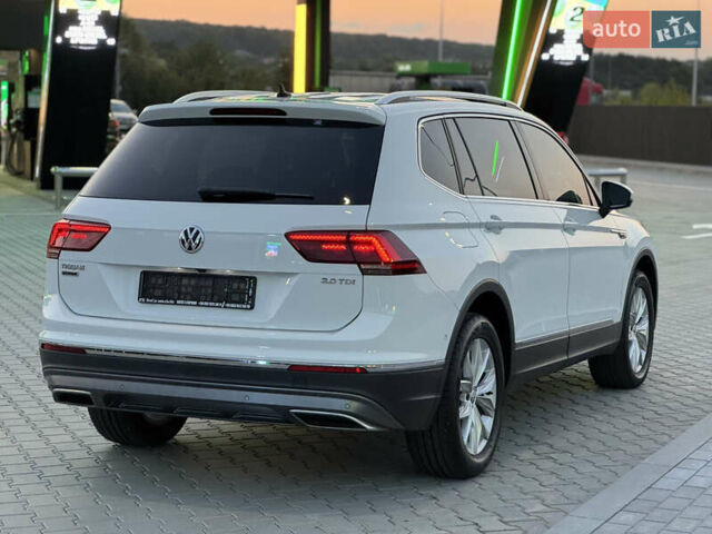 Білий Фольксваген Tiguan Allspace, об'ємом двигуна 2 л та пробігом 193 тис. км за 26499 $, фото 12 на Automoto.ua