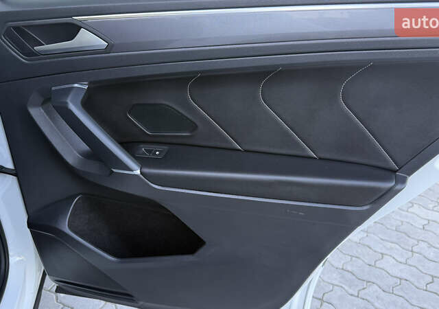 Белый Фольксваген Tiguan Allspace, объемом двигателя 2 л и пробегом 228 тыс. км за 29450 $, фото 73 на Automoto.ua