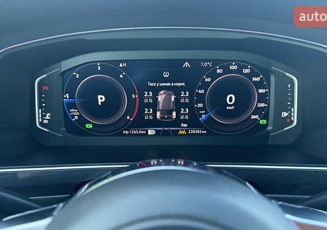Белый Фольксваген Tiguan Allspace, объемом двигателя 2 л и пробегом 228 тыс. км за 29450 $, фото 93 на Automoto.ua