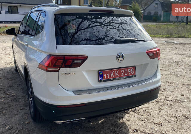 Белый Фольксваген Tiguan Allspace, объемом двигателя 2 л и пробегом 32 тыс. км за 18300 $, фото 7 на Automoto.ua