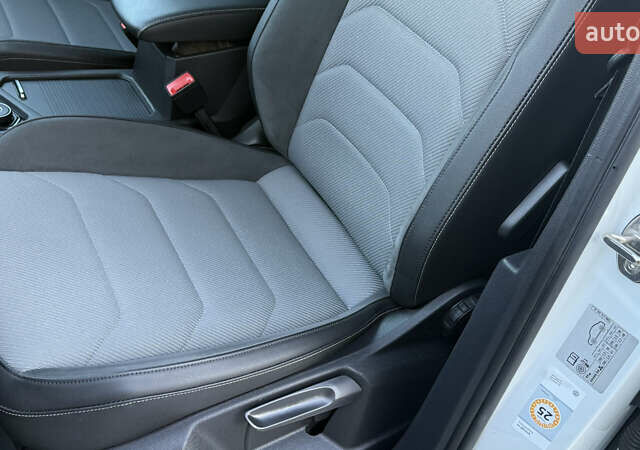 Белый Фольксваген Tiguan Allspace, объемом двигателя 2 л и пробегом 228 тыс. км за 29450 $, фото 46 на Automoto.ua