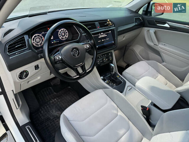 Білий Фольксваген Tiguan Allspace, об'ємом двигуна 2 л та пробігом 193 тис. км за 26499 $, фото 37 на Automoto.ua