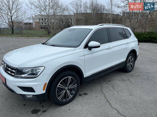 Белый Фольксваген Tiguan Allspace, объемом двигателя 1.97 л и пробегом 139 тыс. км за 20999 $, фото 3 на Automoto.ua