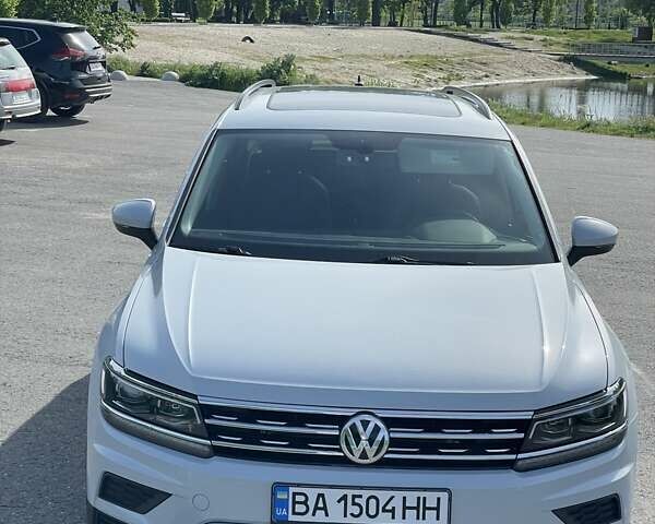 Білий Фольксваген Tiguan Allspace, об'ємом двигуна 0 л та пробігом 106 тис. км за 24700 $, фото 12 на Automoto.ua