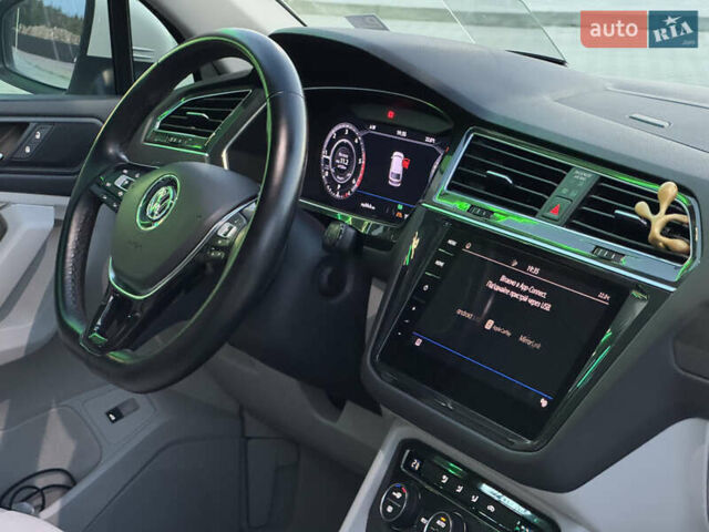 Білий Фольксваген Tiguan Allspace, об'ємом двигуна 2 л та пробігом 193 тис. км за 26499 $, фото 50 на Automoto.ua
