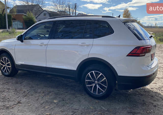 Белый Фольксваген Tiguan Allspace, объемом двигателя 2 л и пробегом 32 тыс. км за 18300 $, фото 4 на Automoto.ua