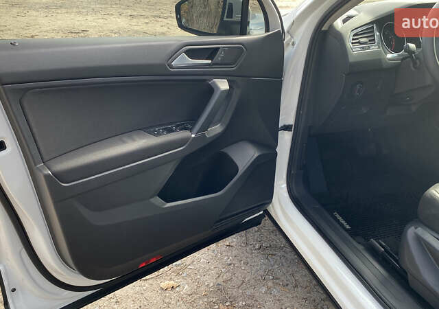 Белый Фольксваген Tiguan Allspace, объемом двигателя 2 л и пробегом 32 тыс. км за 18300 $, фото 32 на Automoto.ua