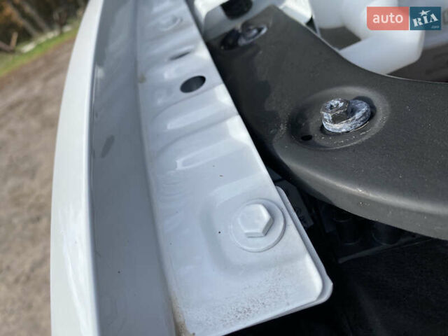 Белый Фольксваген Tiguan Allspace, объемом двигателя 2 л и пробегом 32 тыс. км за 18300 $, фото 19 на Automoto.ua