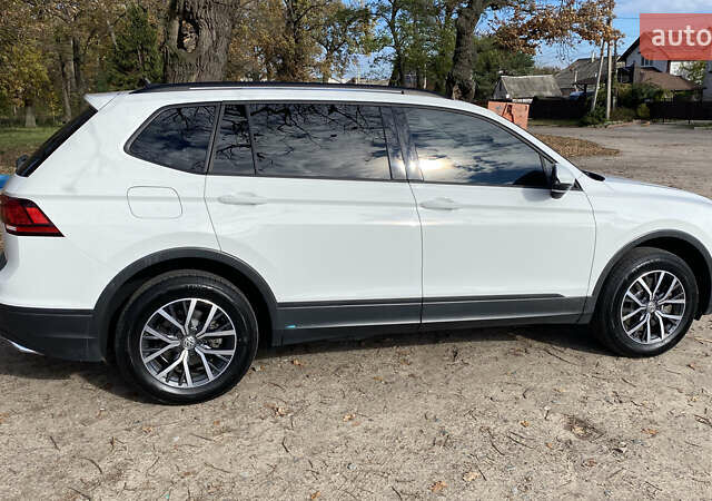 Белый Фольксваген Tiguan Allspace, объемом двигателя 2 л и пробегом 32 тыс. км за 18300 $, фото 11 на Automoto.ua