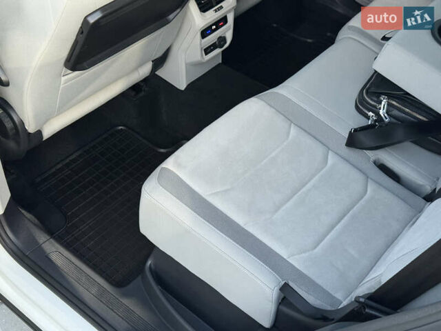 Білий Фольксваген Tiguan Allspace, об'ємом двигуна 2 л та пробігом 193 тис. км за 26499 $, фото 36 на Automoto.ua