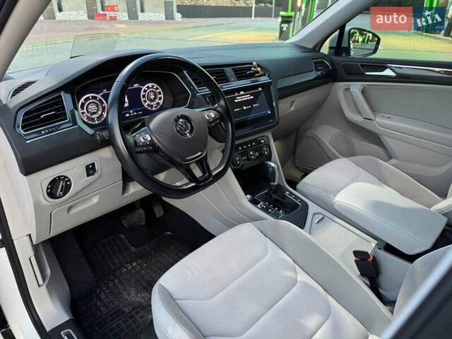 Білий Фольксваген Tiguan Allspace, об'ємом двигуна 2 л та пробігом 193 тис. км за 26499 $, фото 38 на Automoto.ua