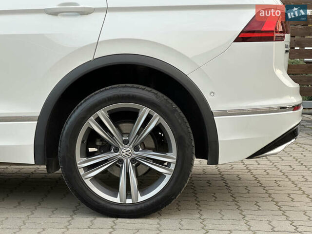 Белый Фольксваген Tiguan Allspace, объемом двигателя 2 л и пробегом 184 тыс. км за 31499 $, фото 18 на Automoto.ua