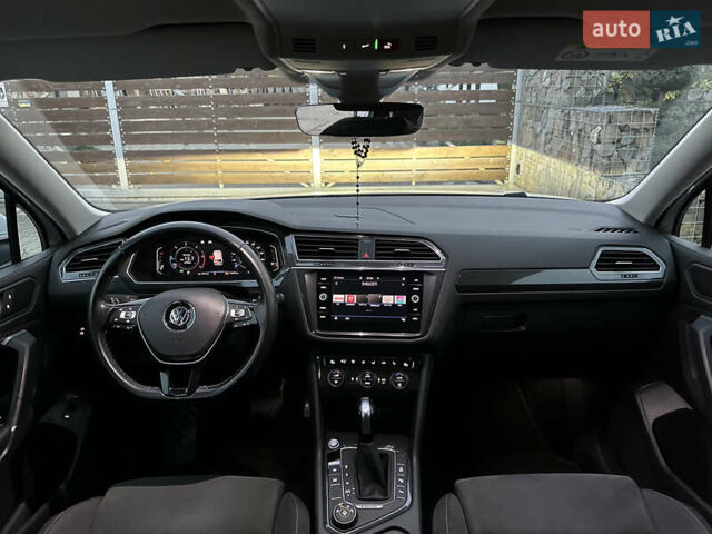Белый Фольксваген Tiguan Allspace, объемом двигателя 2 л и пробегом 184 тыс. км за 31499 $, фото 74 на Automoto.ua